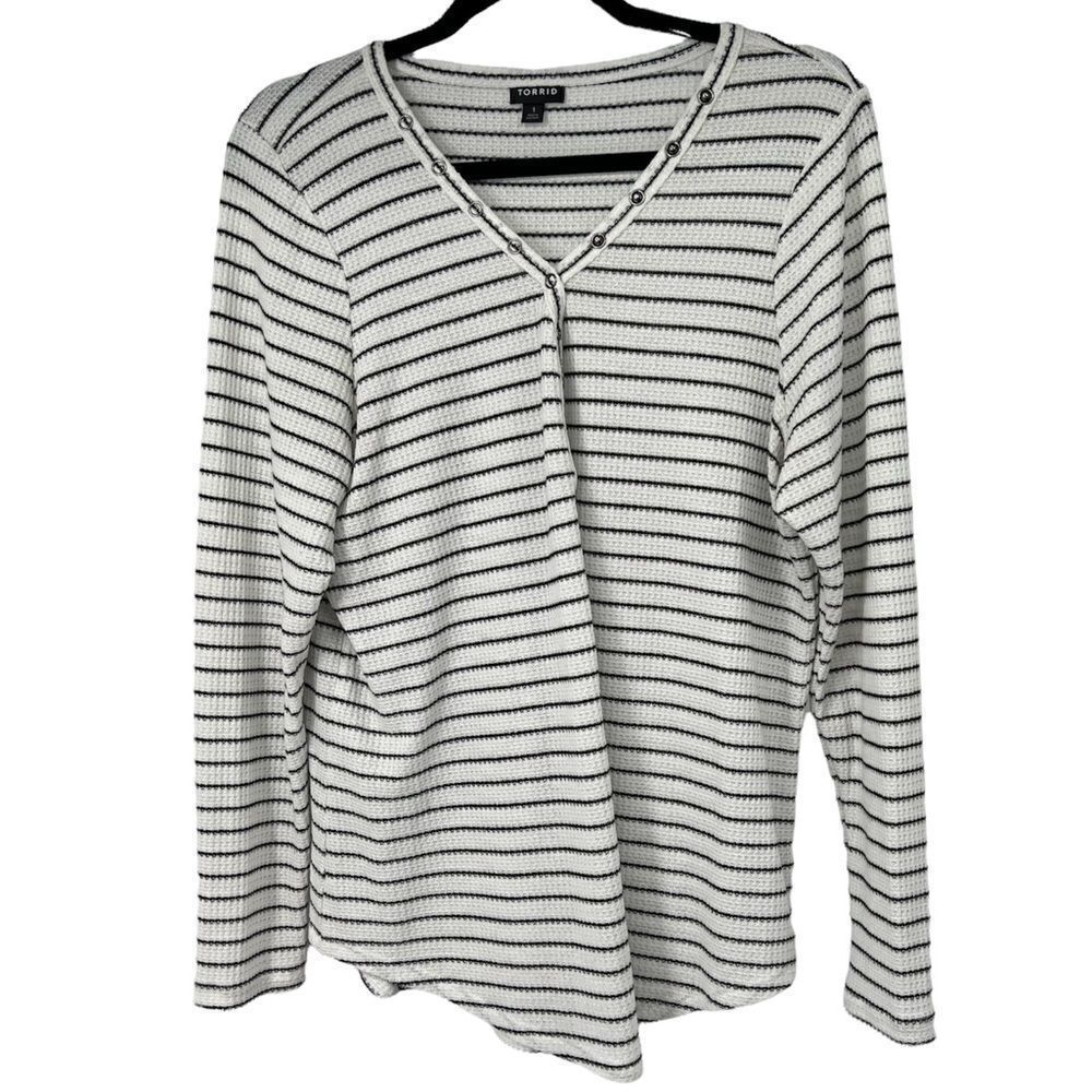 Torrid White Black‎ Horizontal Stripe V Neck Button Snap Top Womens 1X